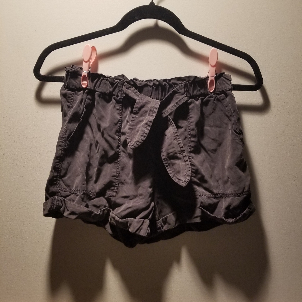 🍁🌺💮Aerie paper bag silky tie shorts